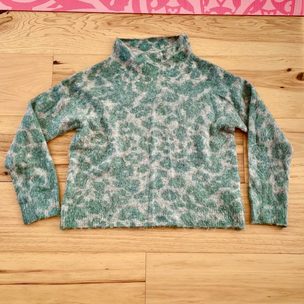 Anthropologie leopard motive sweater S